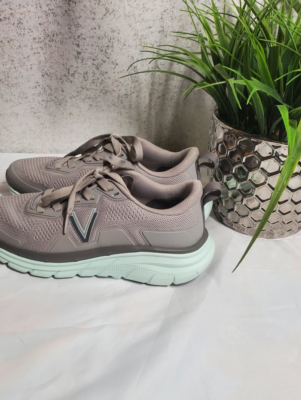 Vionic Women's Walk Max Gray Knit Athletic Sneakers with Mint Sole Size 7 - Picture 6 of 16